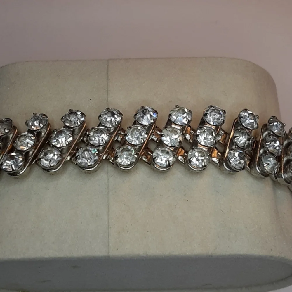 Vintage Mid Century Expanding Rhinestone Bracelet